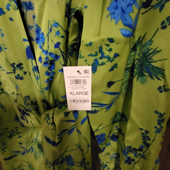 Ladies Dress - Picture 1 of 3